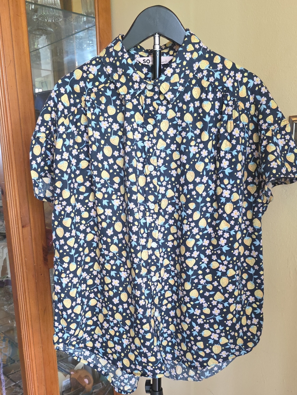 SO Good For Life Juniors Button up Cap Sleeve Shirt Blue w Berries Size L